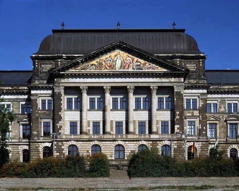 Elbansicht des Ministerial Gebäudes