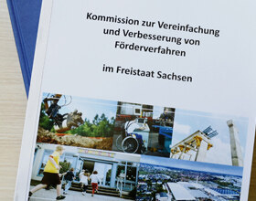 Abbildung des Titelbildes des Kommissionsberichtes